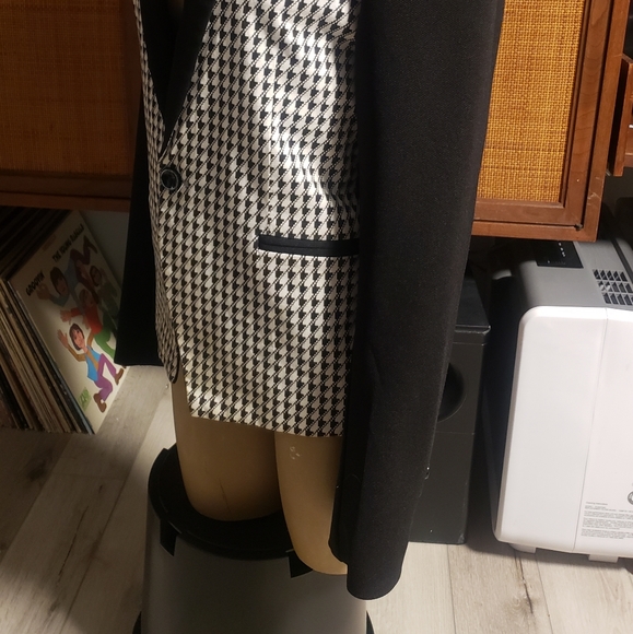 Black & White Checkered Blazer Size Small - Picture 3 of 5